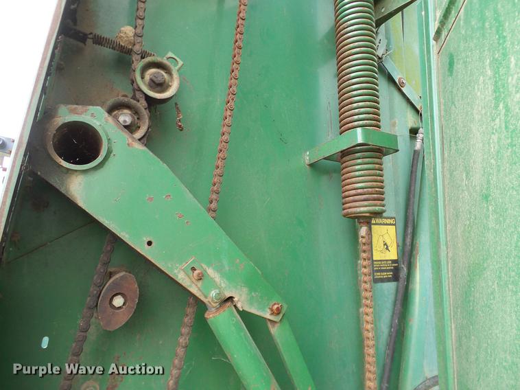 image for item DD1296 1987 John Deere 430 round baler