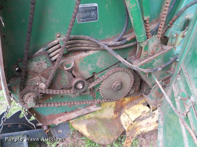 image for item DD1296 1987 John Deere 430 round baler
