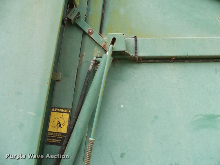 image for item DD1296 1987 John Deere 430 round baler