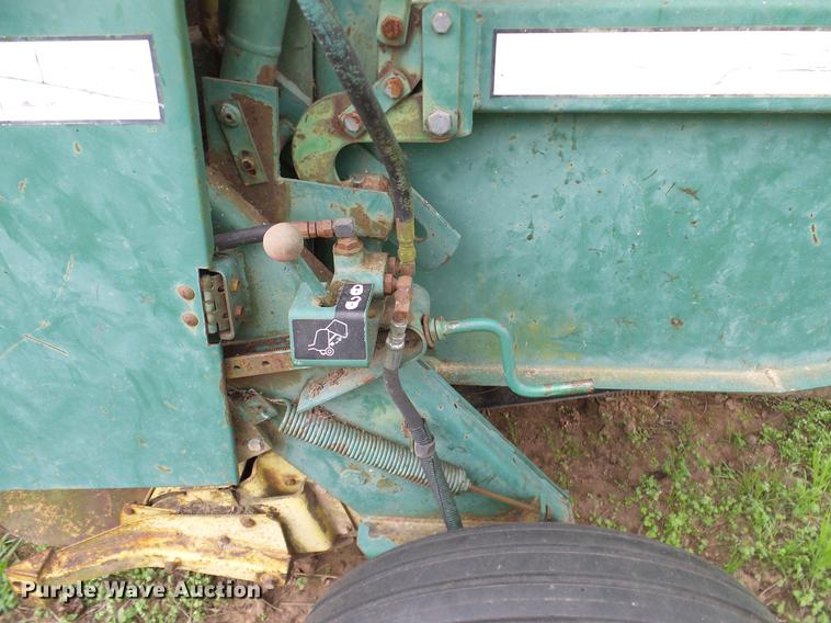 image for item DD1296 1987 John Deere 430 round baler
