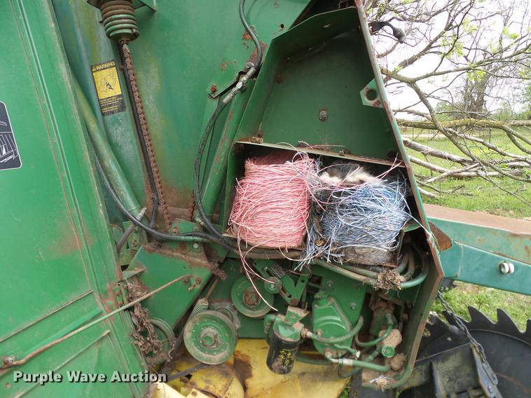 image for item DD1296 1987 John Deere 430 round baler