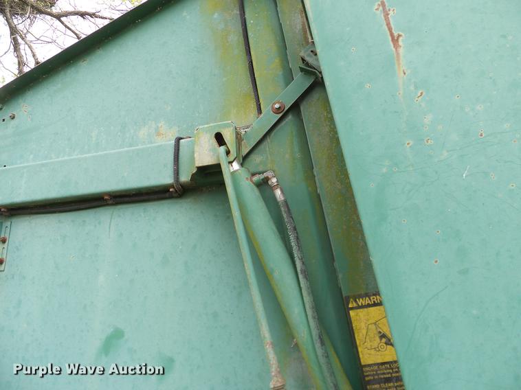 image for item DD1296 1987 John Deere 430 round baler