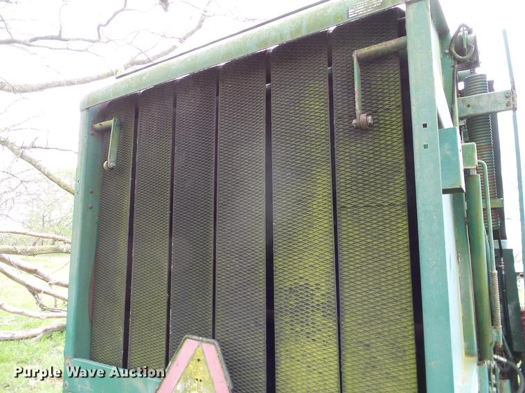 image for item DD1296 1987 John Deere 430 round baler