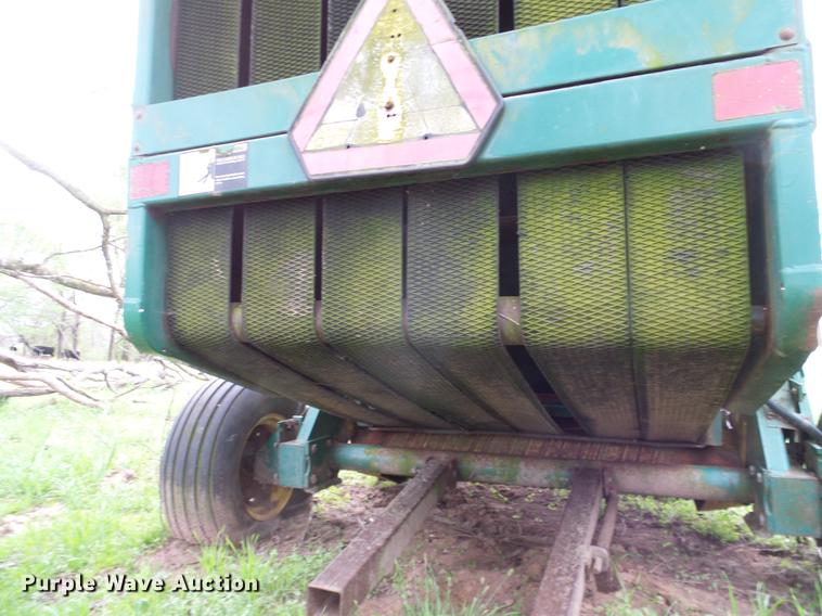 image for item DD1296 1987 John Deere 430 round baler