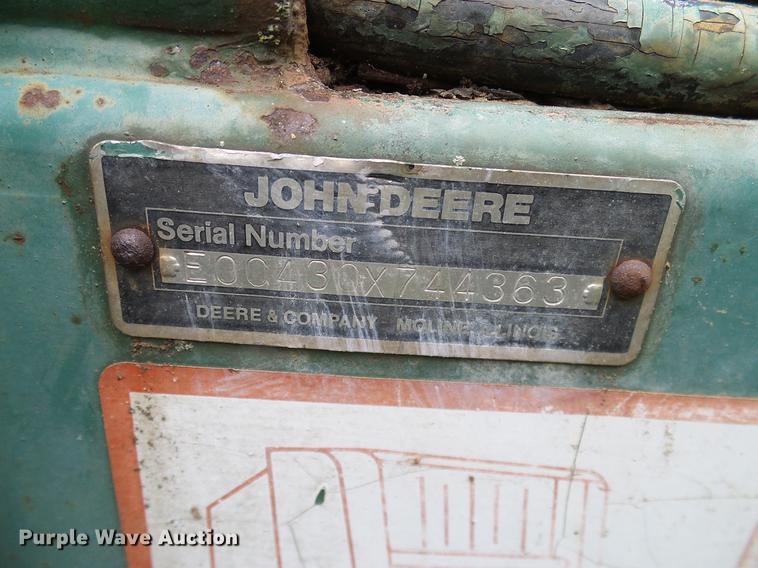 image for item DD1296 1987 John Deere 430 round baler