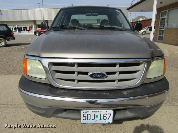 image for item DD7430 2004 Ford F150 XL SuperCab pickup truck