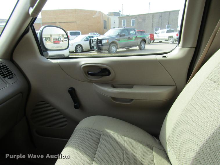 image for item DD7430 2004 Ford F150 XL SuperCab pickup truck