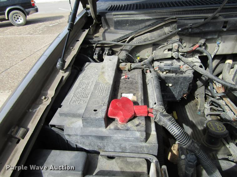 image for item DD7430 2004 Ford F150 XL SuperCab pickup truck