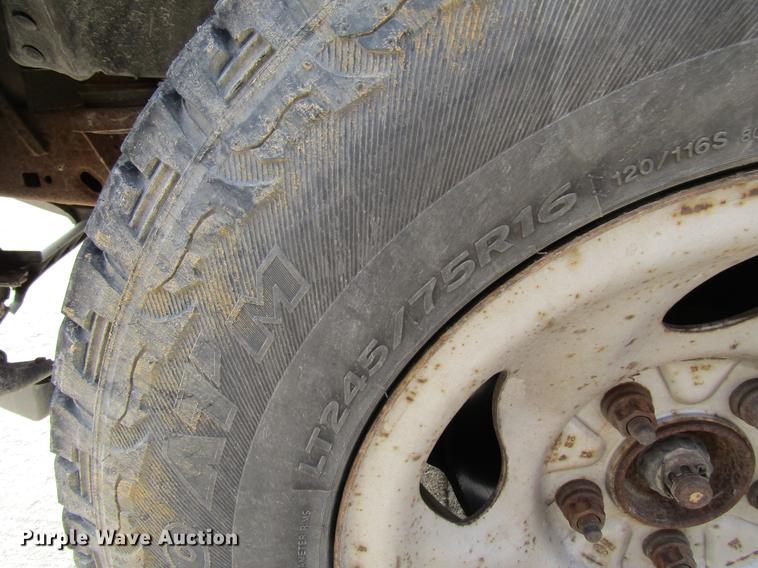 image for item DD7430 2004 Ford F150 XL SuperCab pickup truck