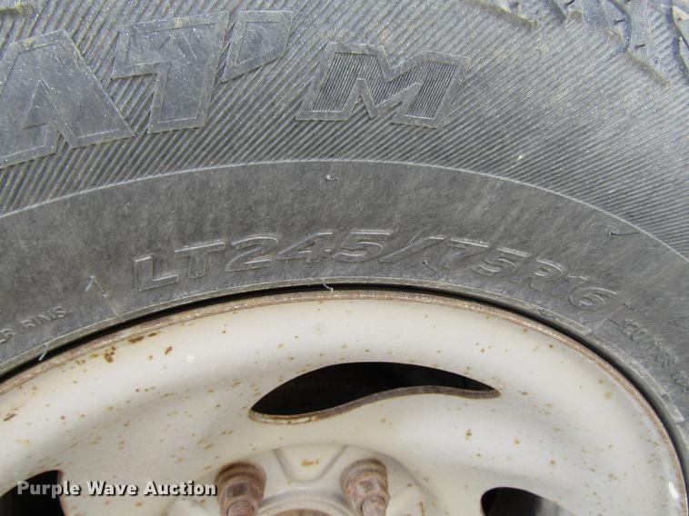 image for item DD7430 2004 Ford F150 XL SuperCab pickup truck