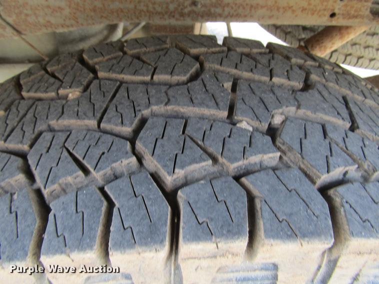 image for item DD7430 2004 Ford F150 XL SuperCab pickup truck