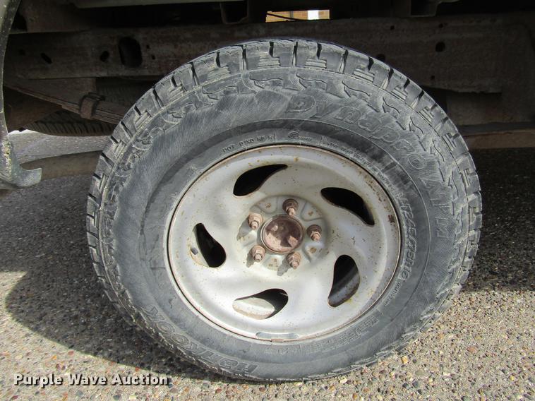 image for item DD7430 2004 Ford F150 XL SuperCab pickup truck