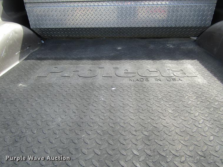 image for item DD7430 2004 Ford F150 XL SuperCab pickup truck