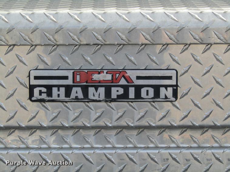 image for item DD7430 2004 Ford F150 XL SuperCab pickup truck