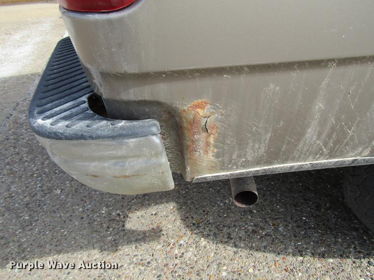 image for item DD7430 2004 Ford F150 XL SuperCab pickup truck