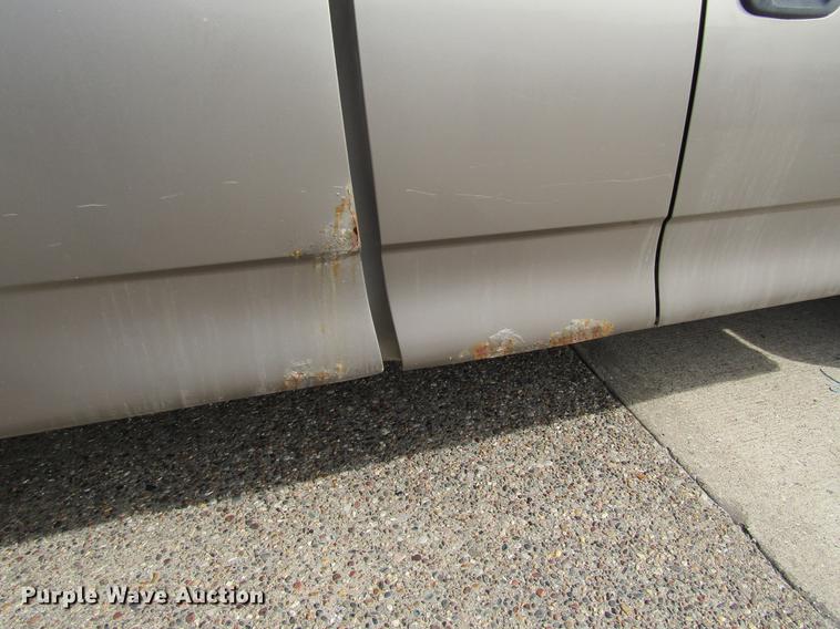 image for item DD7430 2004 Ford F150 XL SuperCab pickup truck