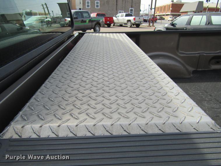 image for item DD7430 2004 Ford F150 XL SuperCab pickup truck