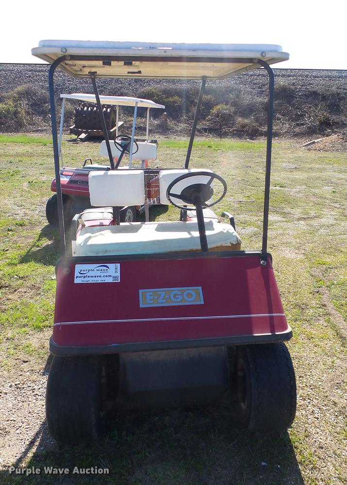 image for item DE3617 1986 Ez-go golf cart