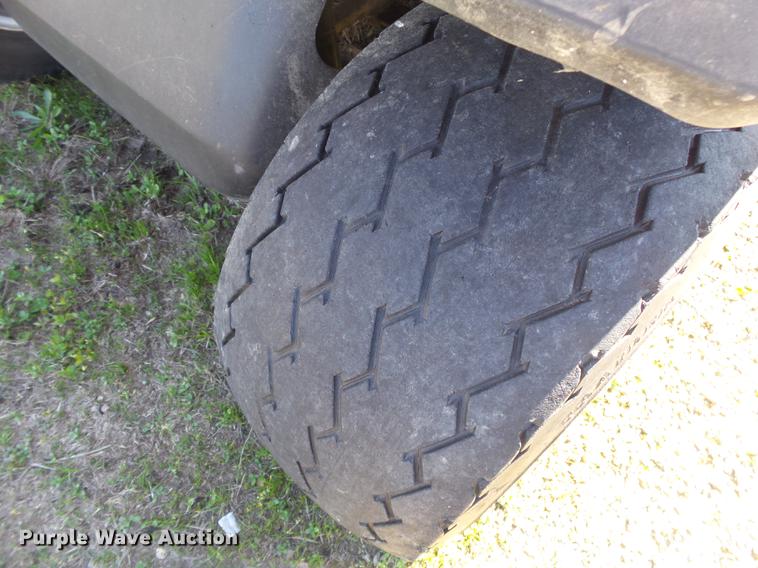 image for item DE3617 1986 Ez-go golf cart