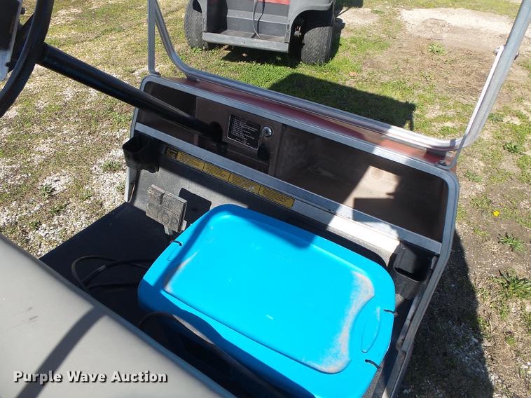 image for item DE3618 Club Car golf cart