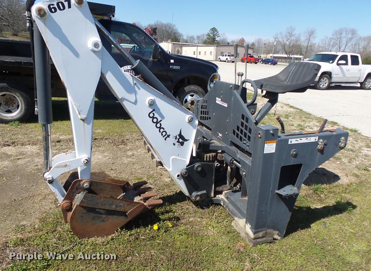 image for item DE3621 Bobcat 607 skid steer backhoe attachment