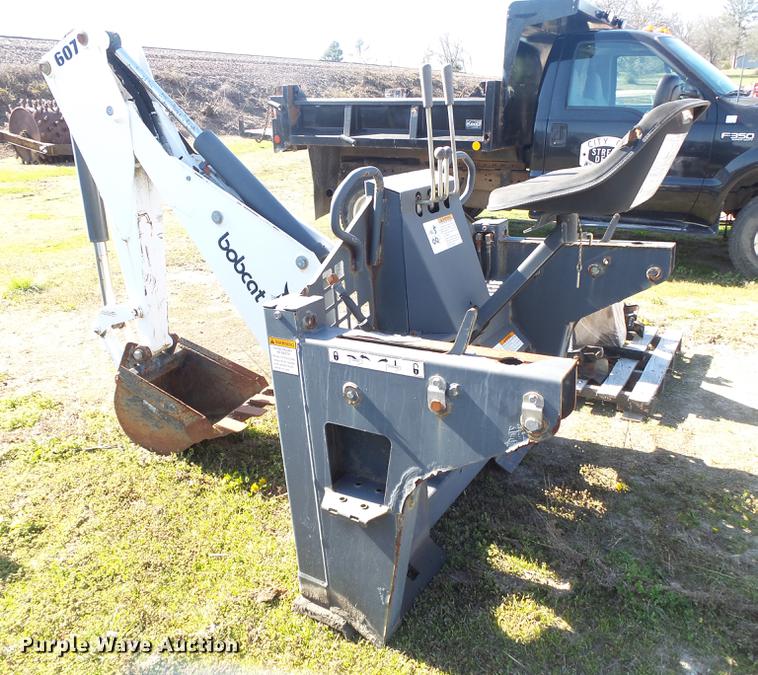 image for item DE3621 Bobcat 607 skid steer backhoe attachment