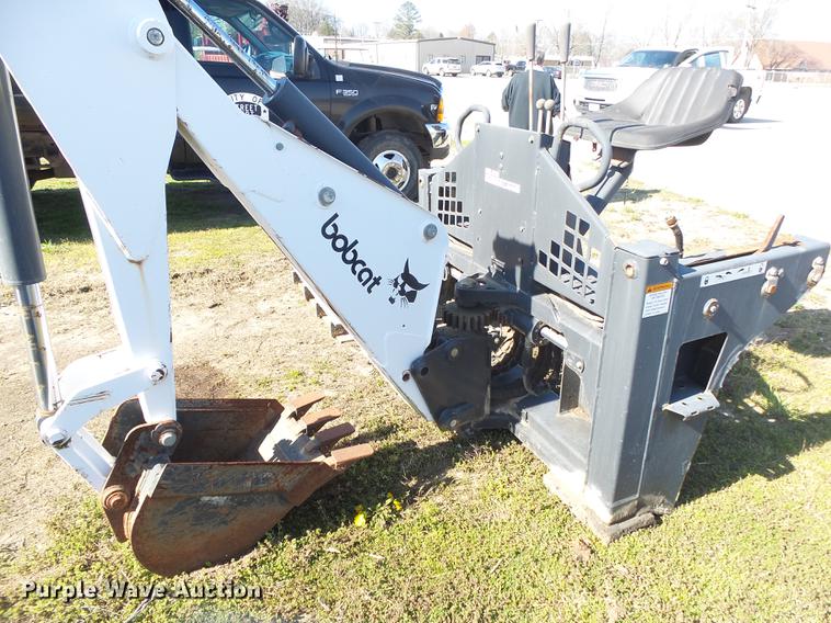 image for item DE3621 Bobcat 607 skid steer backhoe attachment