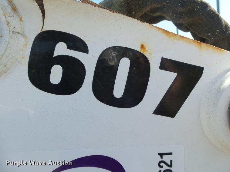 image for item DE3621 Bobcat 607 skid steer backhoe attachment