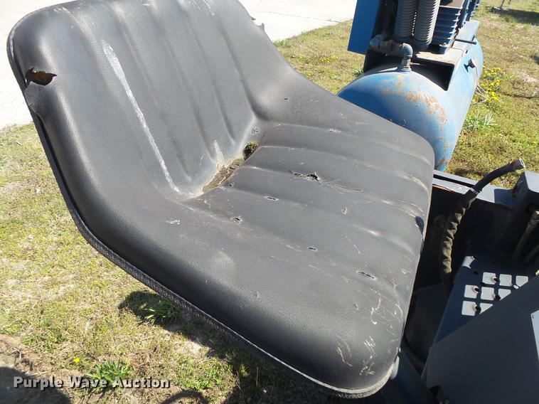 image for item DE3621 Bobcat 607 skid steer backhoe attachment