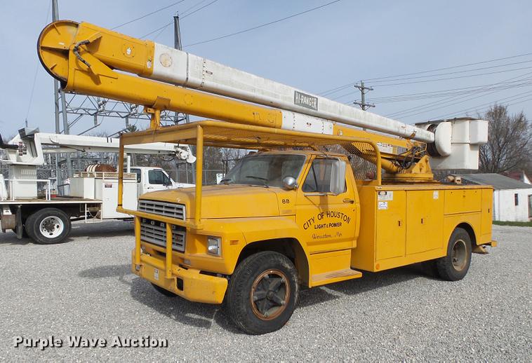 image for item DE3625 1981 Ford F600G bucket truck