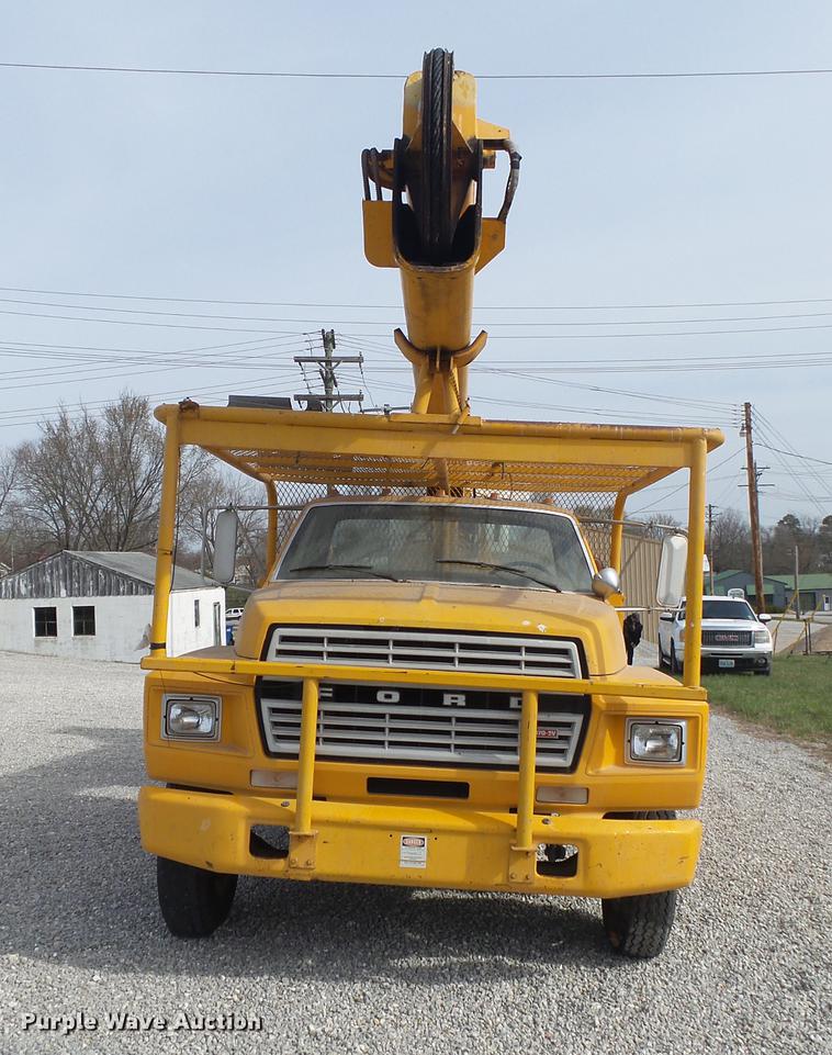 image for item DE3625 1981 Ford F600G bucket truck