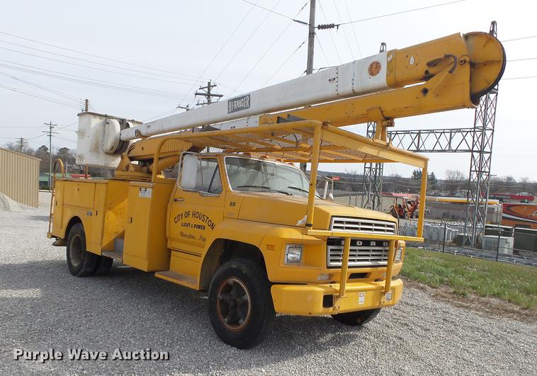 image for item DE3625 1981 Ford F600G bucket truck