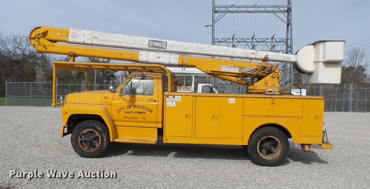 image for item DE3625 1981 Ford F600G bucket truck