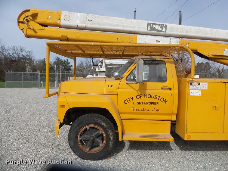 image for item DE3625 1981 Ford F600G bucket truck