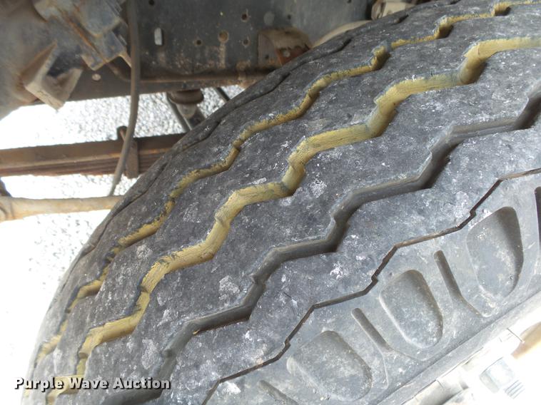 image for item DE3625 1981 Ford F600G bucket truck