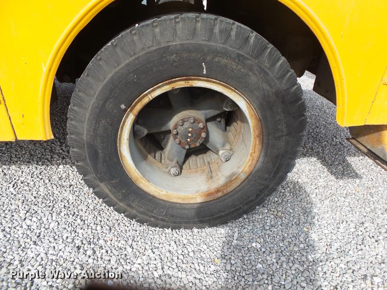 image for item DE3625 1981 Ford F600G bucket truck