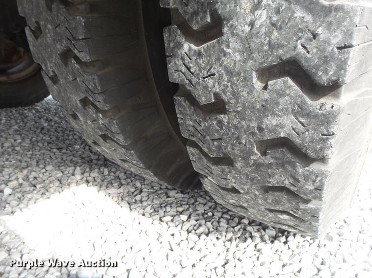 image for item DE3625 1981 Ford F600G bucket truck