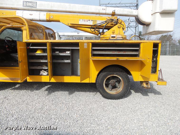 image for item DE3625 1981 Ford F600G bucket truck