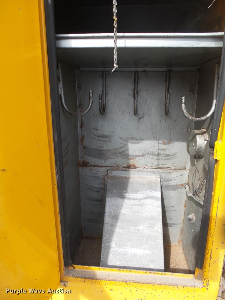 image for item DE3625 1981 Ford F600G bucket truck