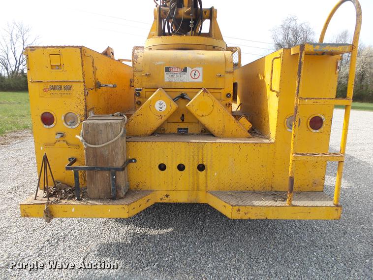 image for item DE3625 1981 Ford F600G bucket truck