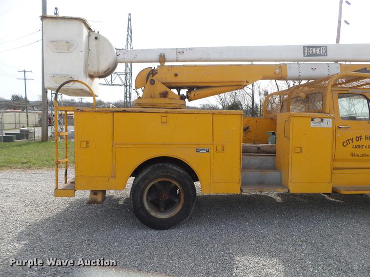 image for item DE3625 1981 Ford F600G bucket truck