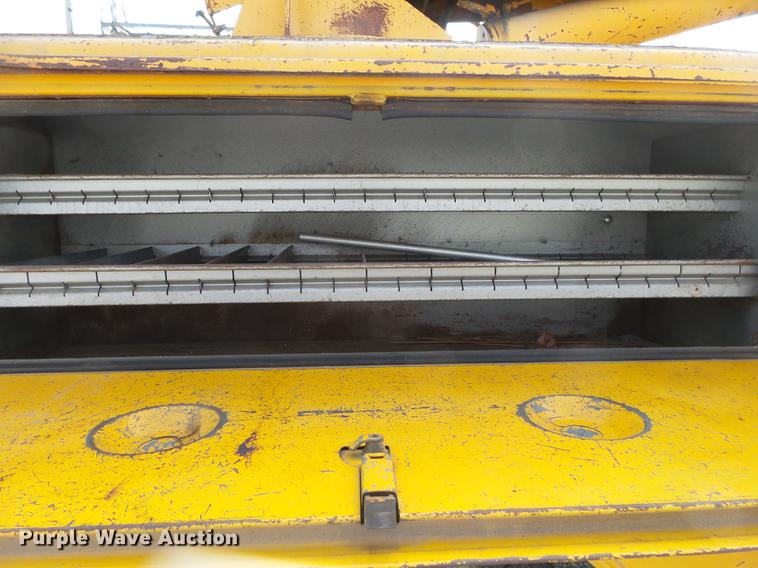 image for item DE3625 1981 Ford F600G bucket truck