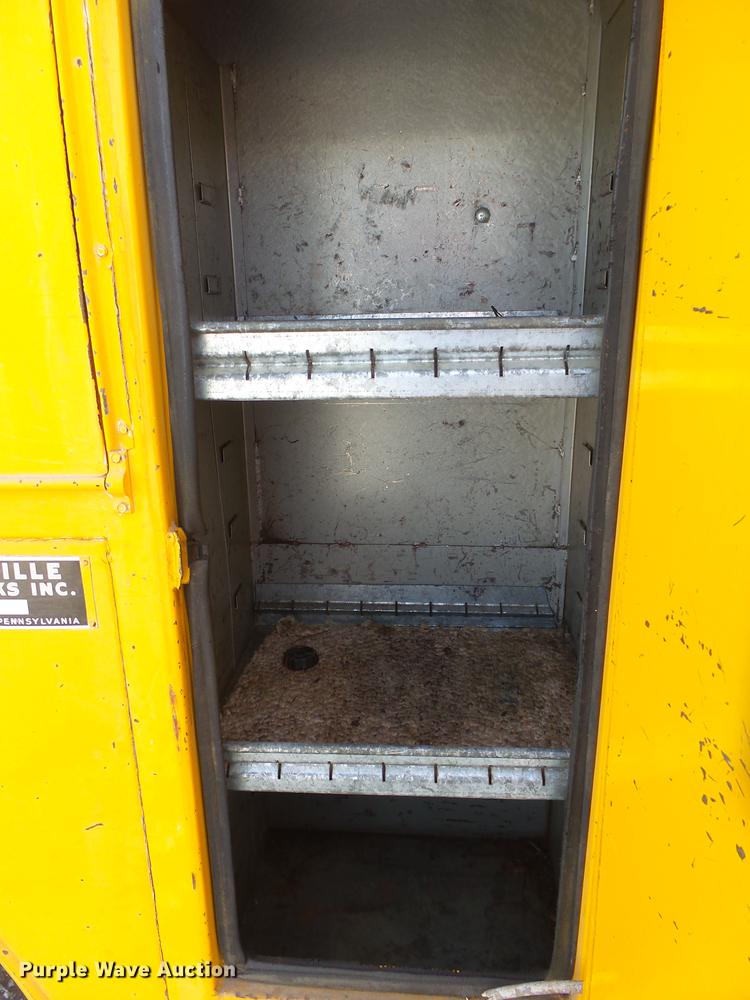 image for item DE3625 1981 Ford F600G bucket truck