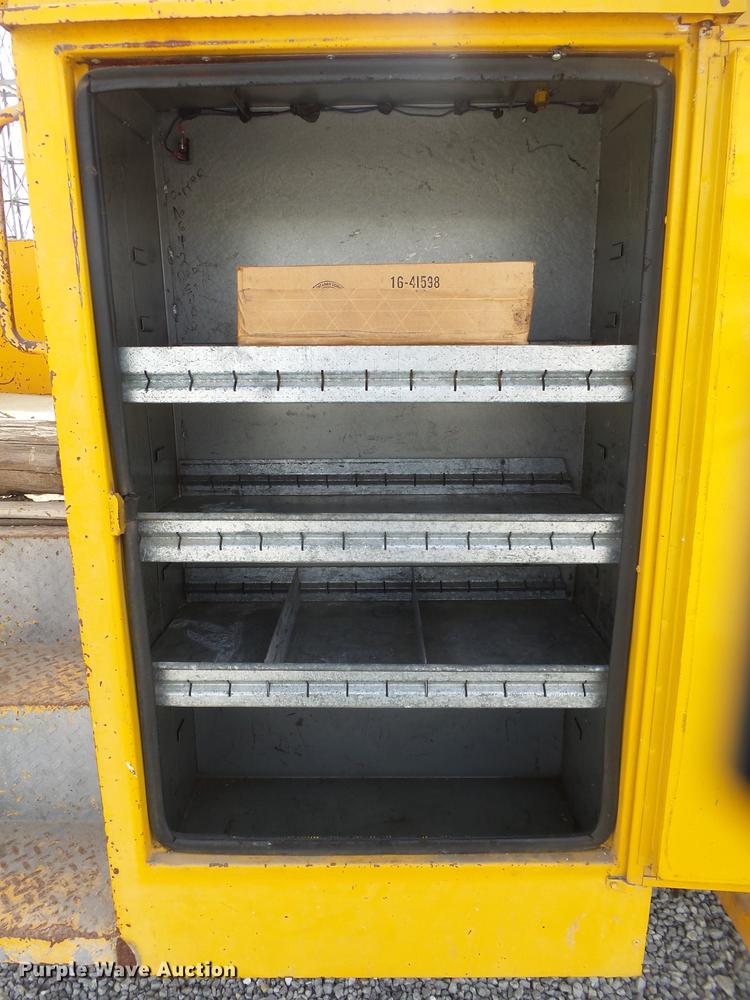 image for item DE3625 1981 Ford F600G bucket truck