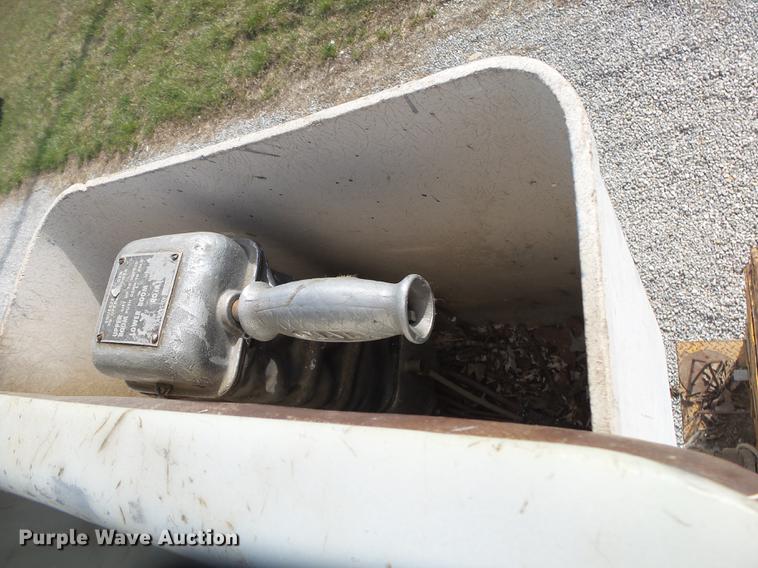 image for item DE3625 1981 Ford F600G bucket truck