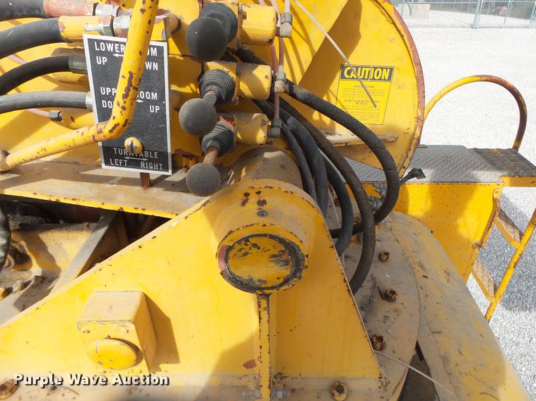 image for item DE3625 1981 Ford F600G bucket truck