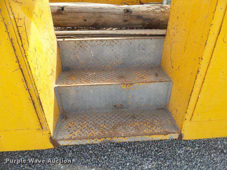 image for item DE3625 1981 Ford F600G bucket truck