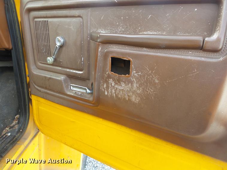 image for item DE3625 1981 Ford F600G bucket truck