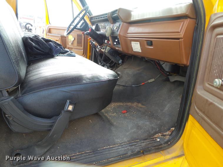 image for item DE3625 1981 Ford F600G bucket truck