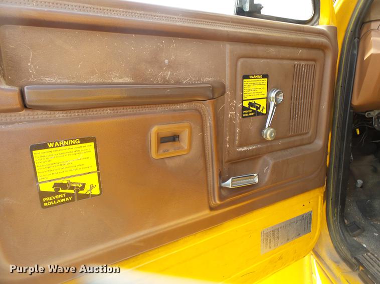 image for item DE3625 1981 Ford F600G bucket truck